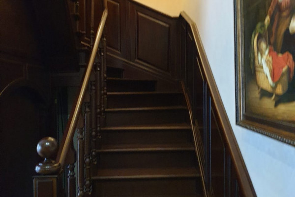 Отдельно стоящее здание в историческом центре Львова